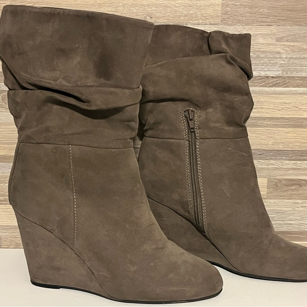 Express Womens Faux Suede Wedge Boot Booties Size 9